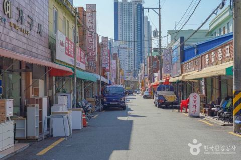 좌천동 가구거리