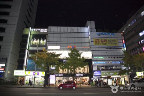 トンボプラザ