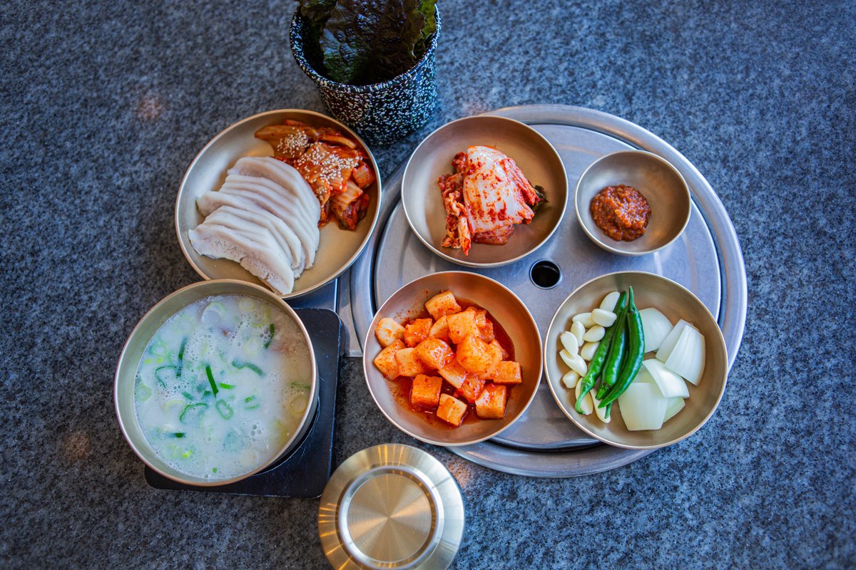 정짓간 돼지국밥 & 막국수