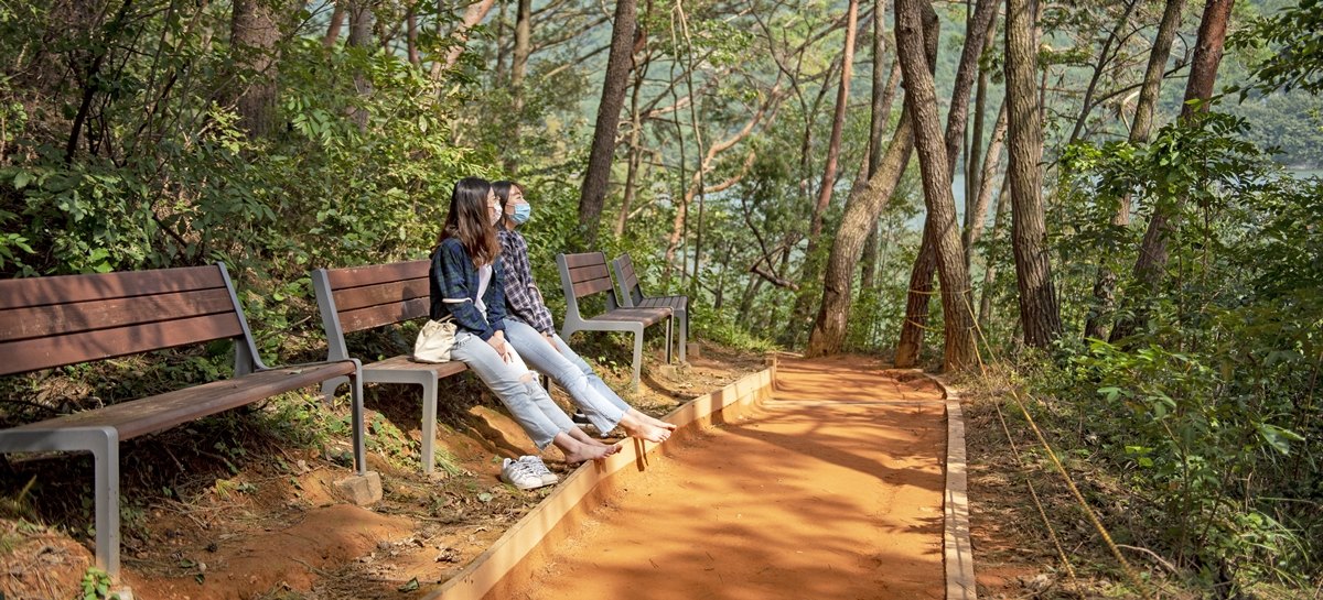 상쾌한 가을 바람을 느끼는 언택트 산책